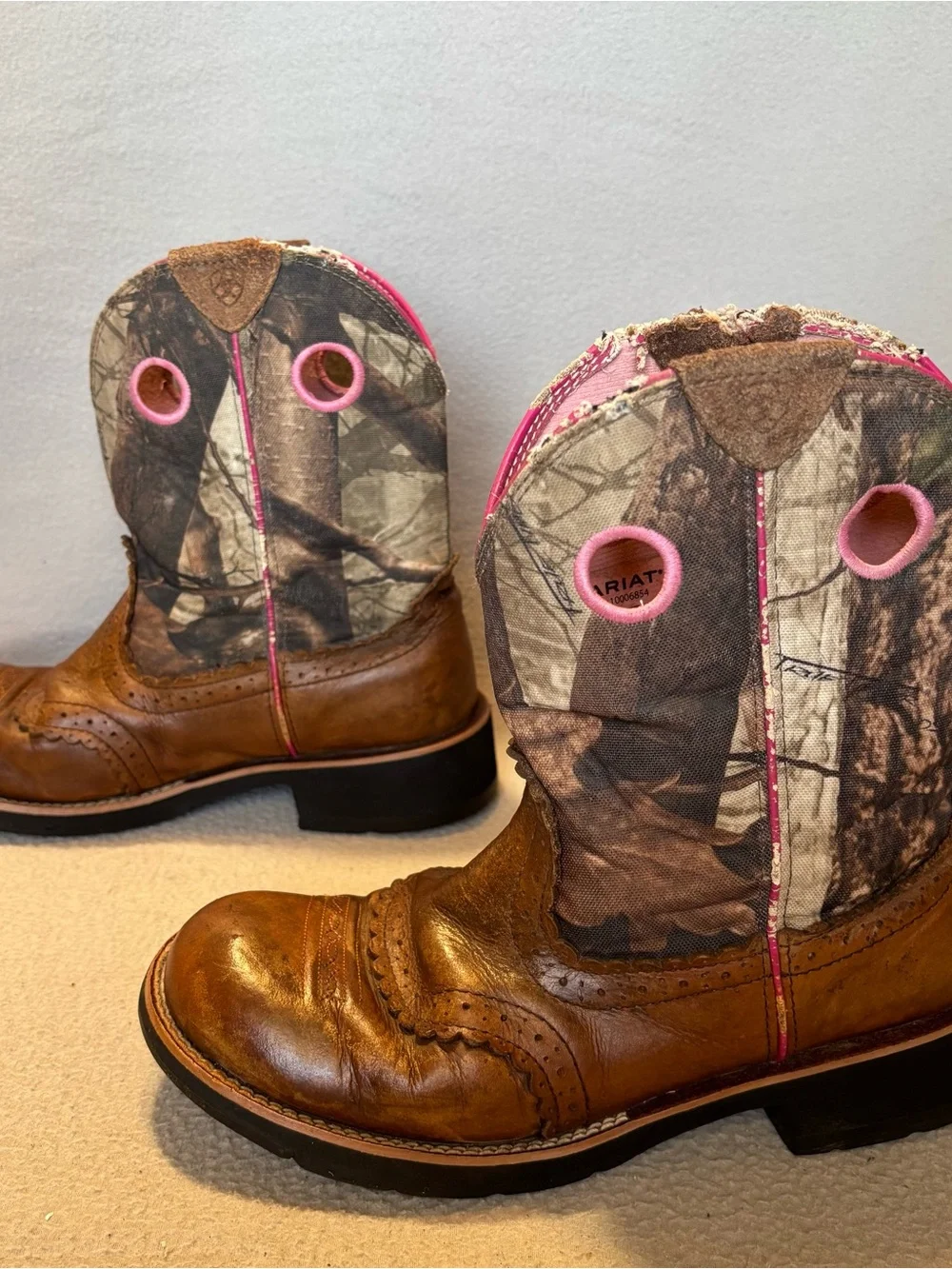 Ariat Fatbaby 9.5B Brown Leather, Pink Camo Western Cowgirl Boots